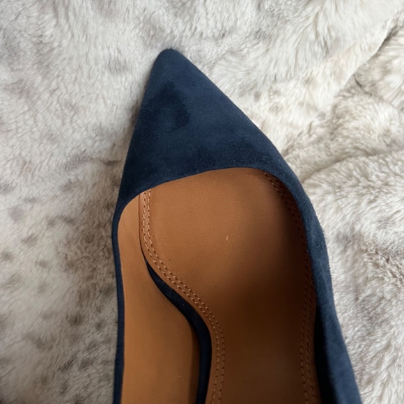 Tory Burch Elana Navy Suede Pumps - Picture 14 of 16